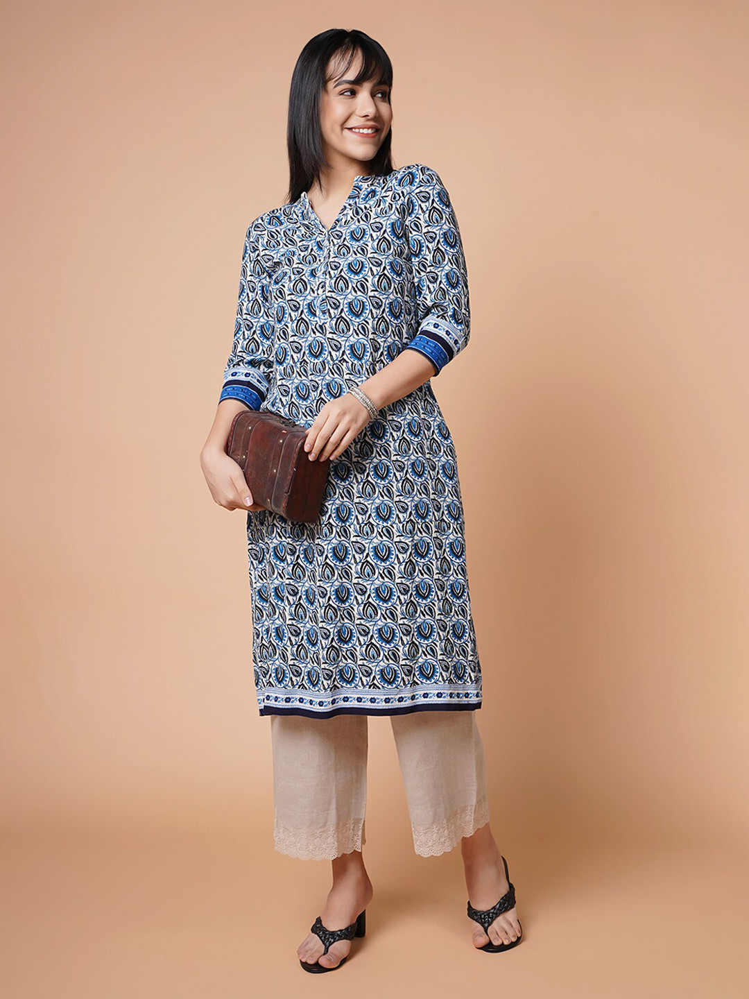 BARARA ETHNIC Women Blue & Off White Ethnic Motifs Printed Viscose Rayon Kurta