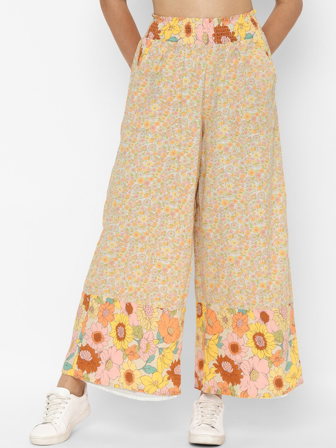 AMERICAN EAGLE OUTFITTERS Women Yellow Floral Printed Pleated Trouser