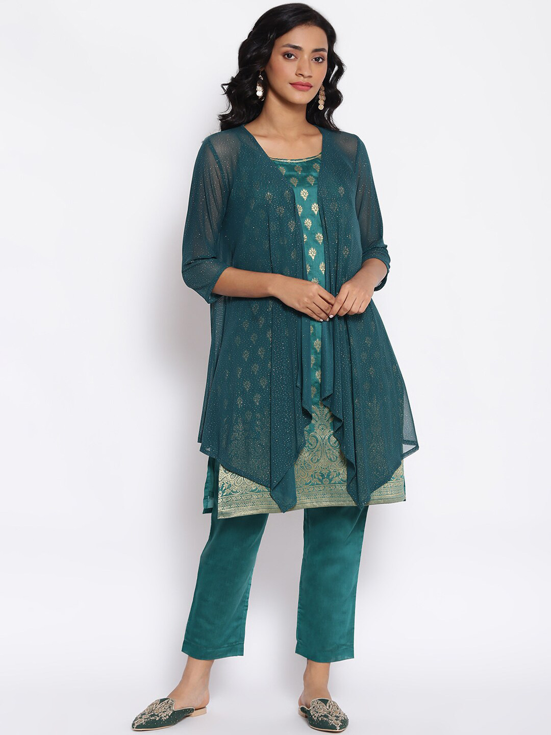 AURELIA Women Red Ethnic Motifs Printed Layered Kurta with Trousers Comes With A Shrug