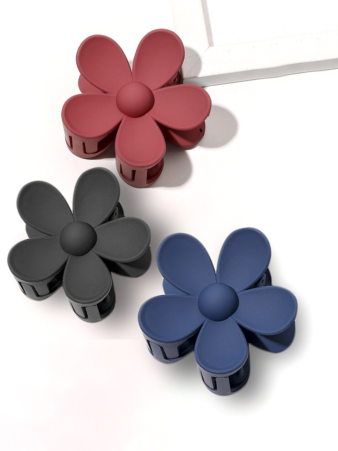 Yellow Chimes Women Pack Of 3 Rust & Black Claw Clip