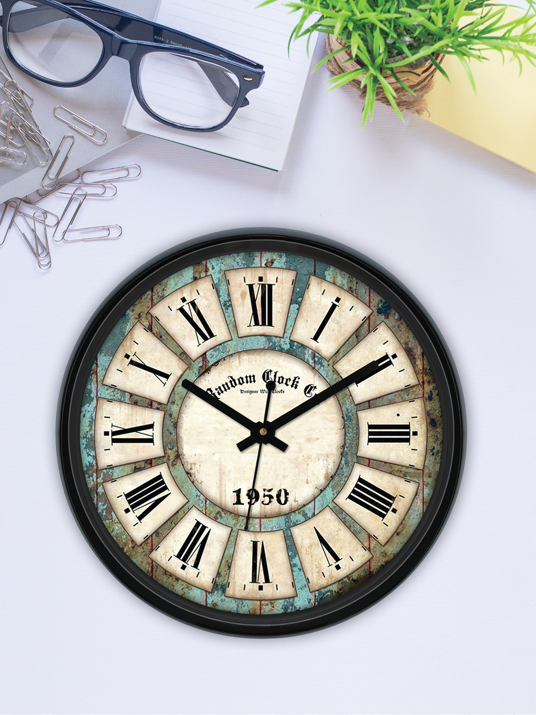 RANDOM Tuff Plastic Long service life Round Battery Analogue Wall Clock-30cm