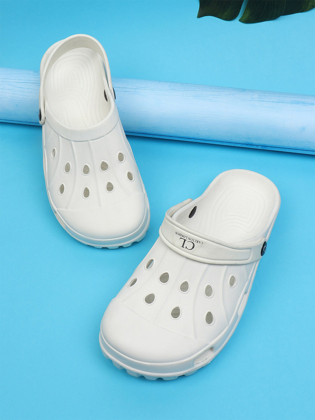 Carlton London Men White Croslite Clogs