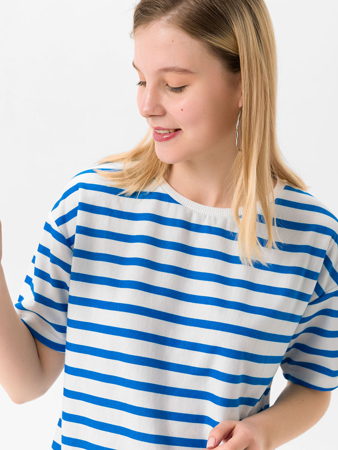 busem Women Blue & White Striped T-shirt