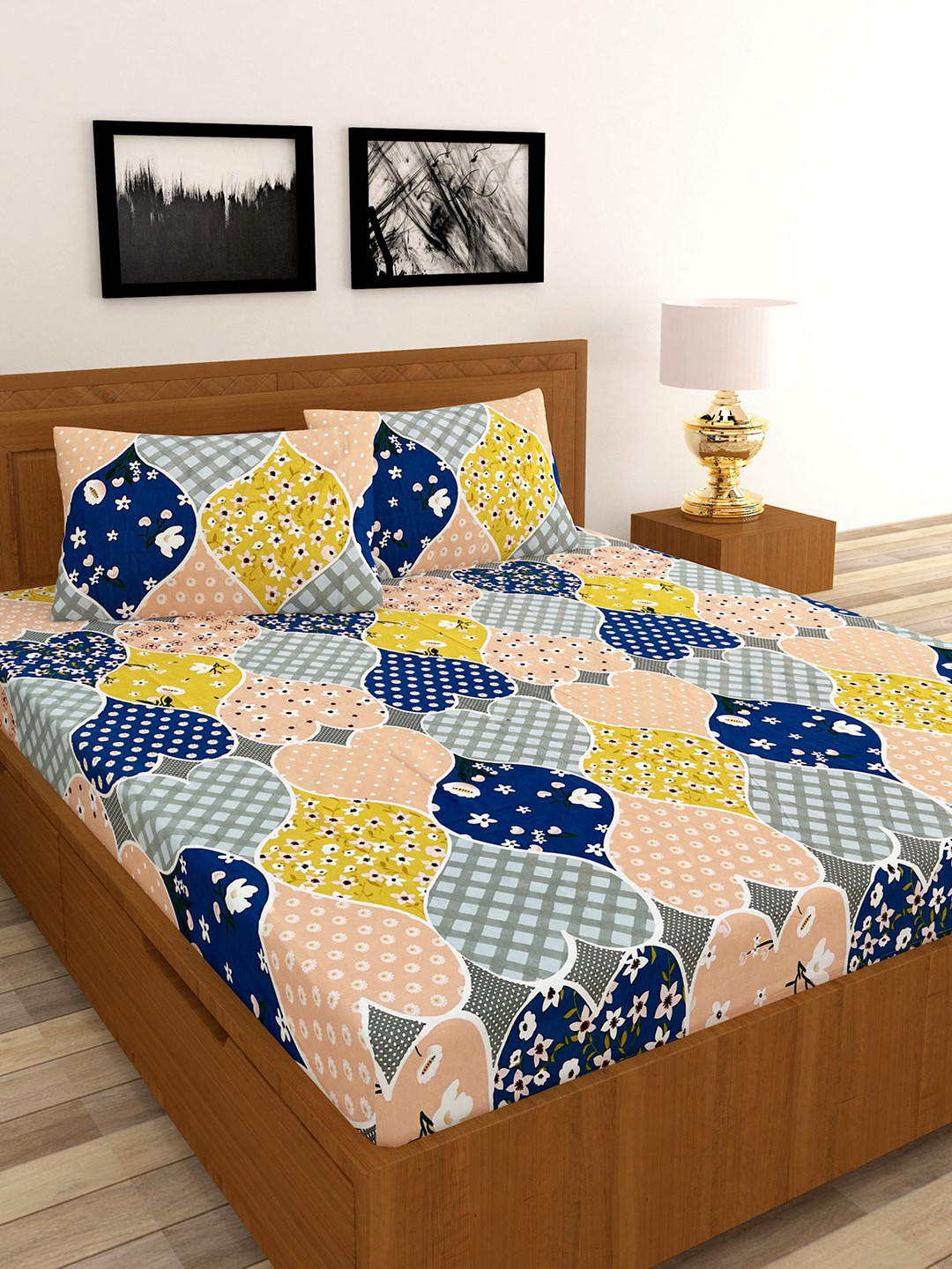 MORADO Peach Geometric Polycotton 120 TC Queen Bedsheet with 2 Pillow Covers-90 x 100 inches