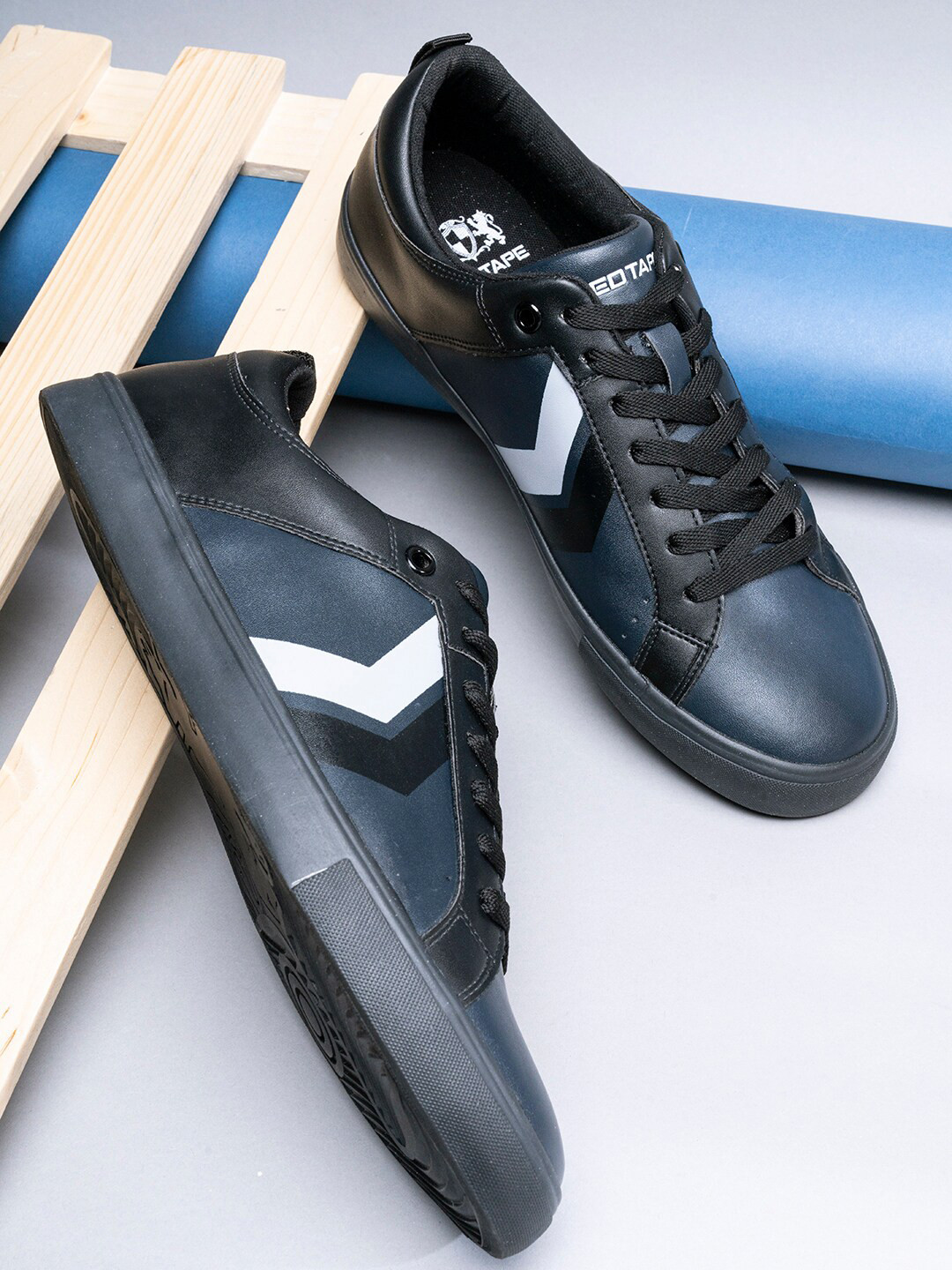 Red Tape Men Black Sneakers