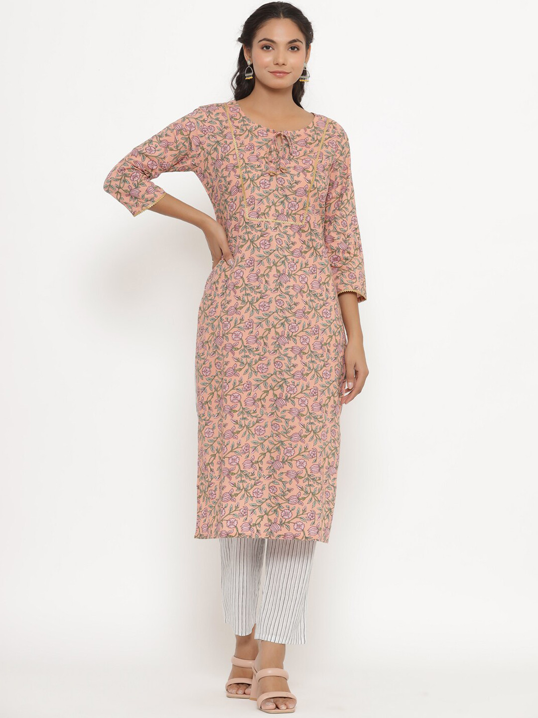 CRAFIQA Women Peach-Coloured Floral Printed Gotta Patti Pure Cotton Kurti with Trousers