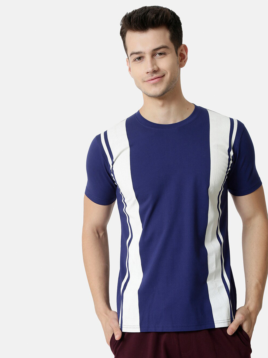 Campus Sutra Men Navy Blue & indigo Colourblocked V-Neck Raw Edge T-shirt