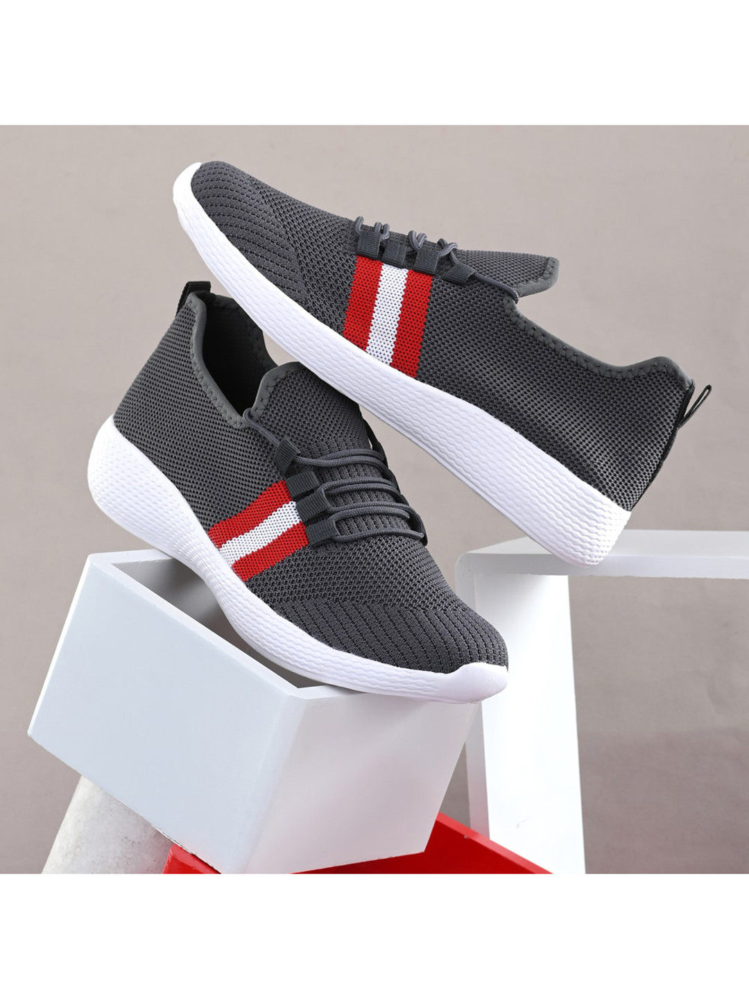 BIRDE Men Grey Woven Design Sneakers