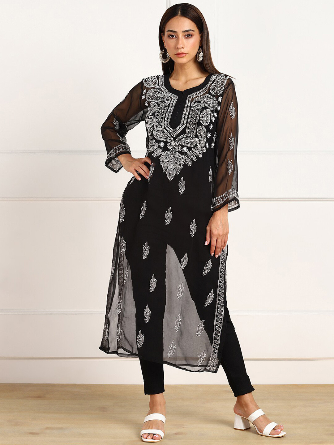 VAHSON Embroidered Georgette Lucknowi Chikankari Kurta