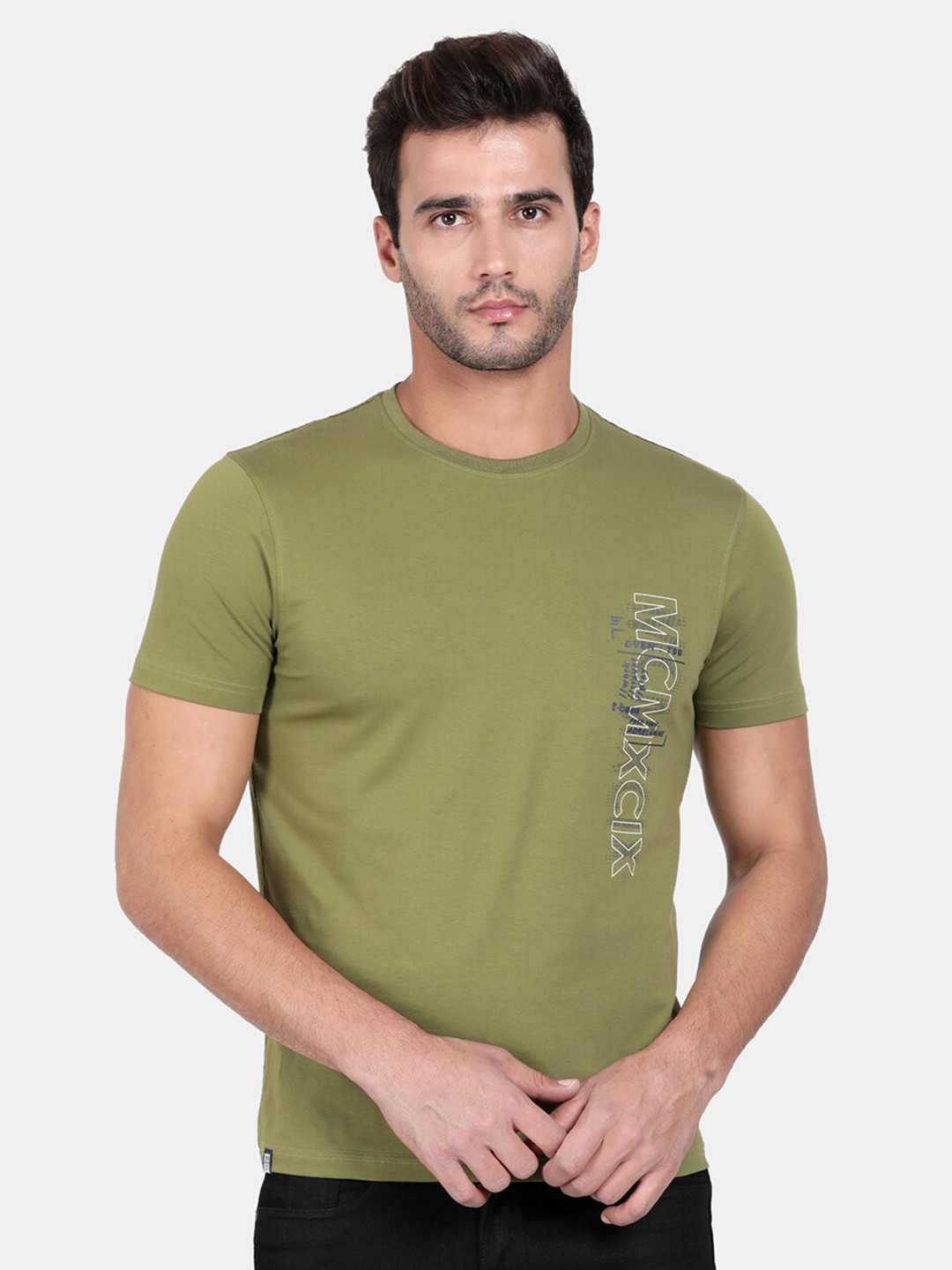 t-base Men Green Typography Applique T-shirt