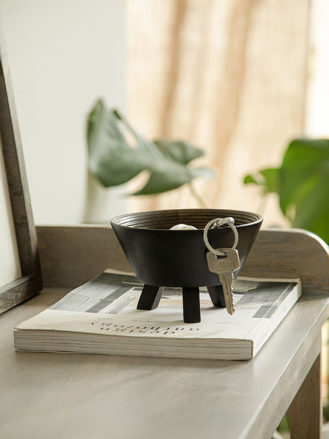 ellementry Brown Orbis Tri Legged Round Bowl