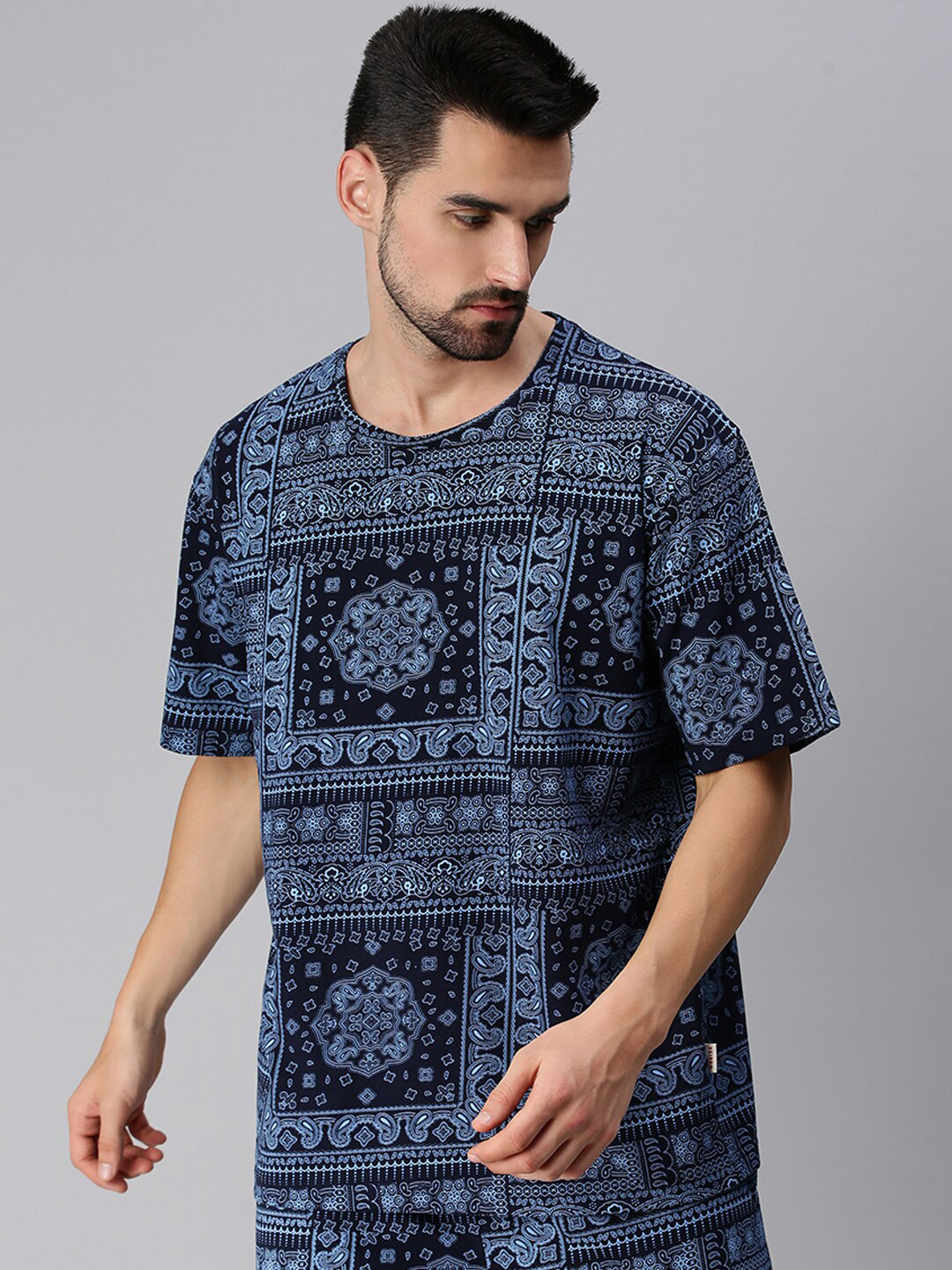 VEIRDO Men Navy Blue All Over Paisly Printed Pure Cotton Oversized T-shirt