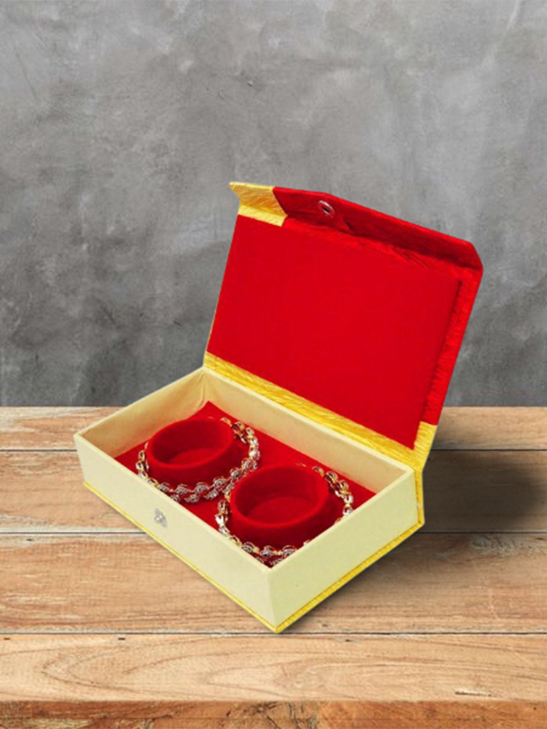 atorakushon Gold-Toned & Red Set of 3 Bangle Organizer