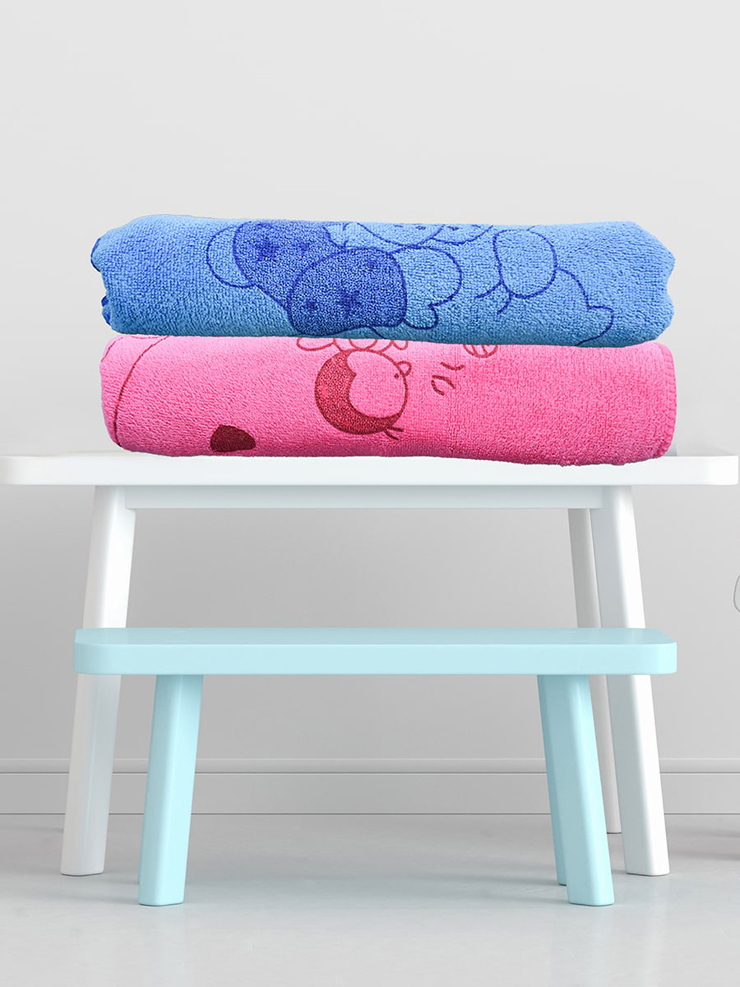 The Little Lookers Kids Set of 2 Pink & Blue 354GSM Printed Bath Towels