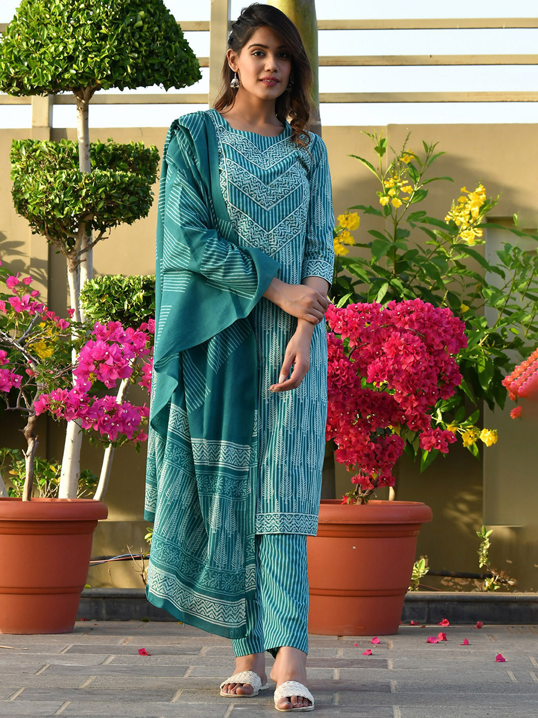 Aaheli Women Teal Block Printed Pure Cotton Kurta with Trousers & With Dupatta