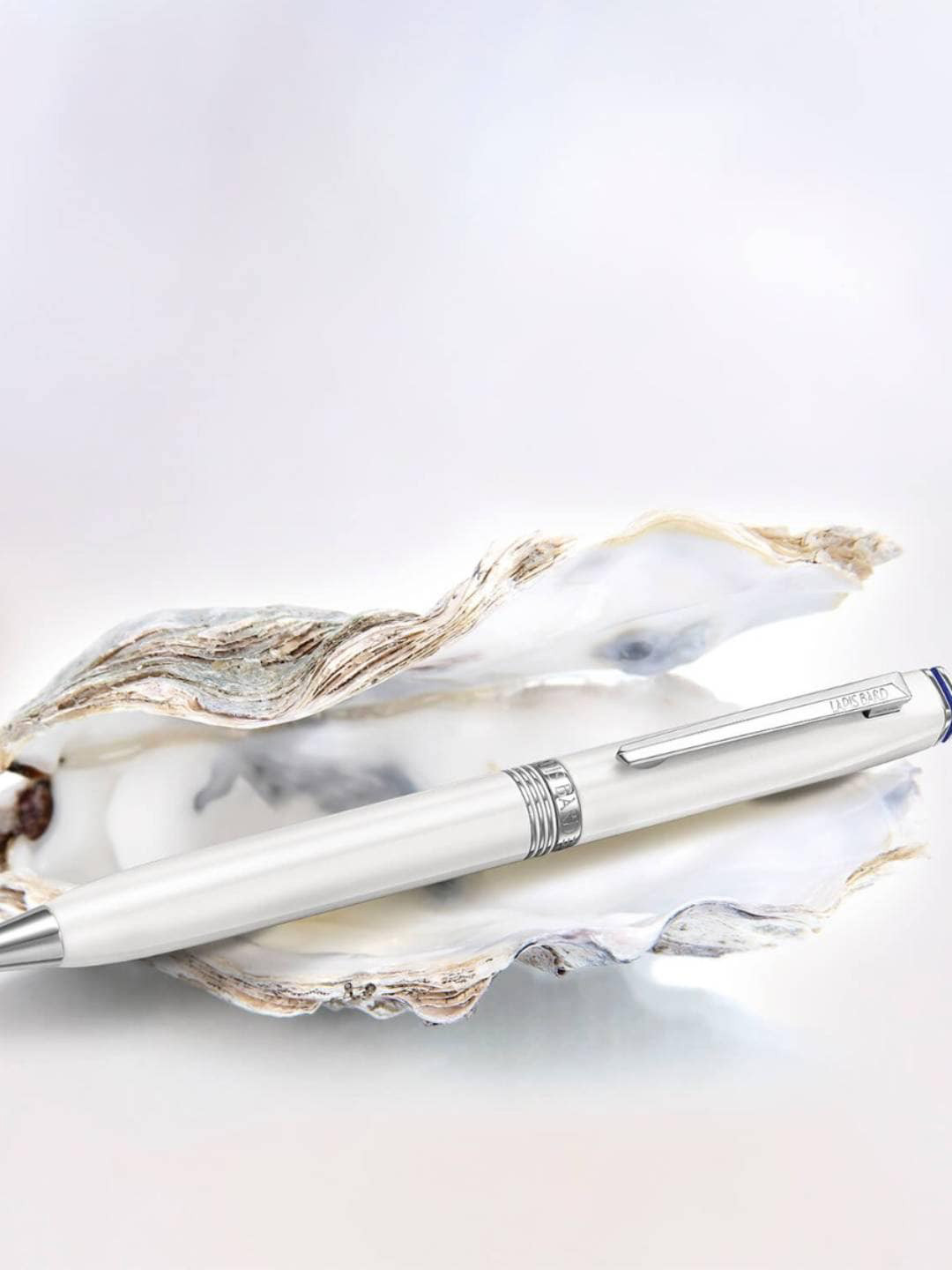 Lapis Bard Pearl Contemporary Ballpoint Pen