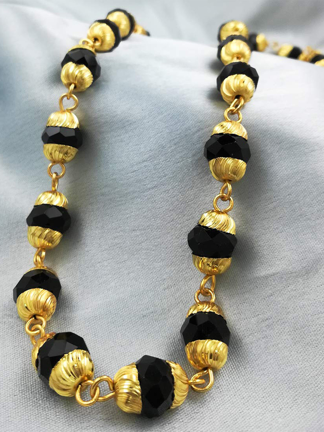 Saizen Unisex Gold-Toned & Black Brass Gold-Plated Antique Chain