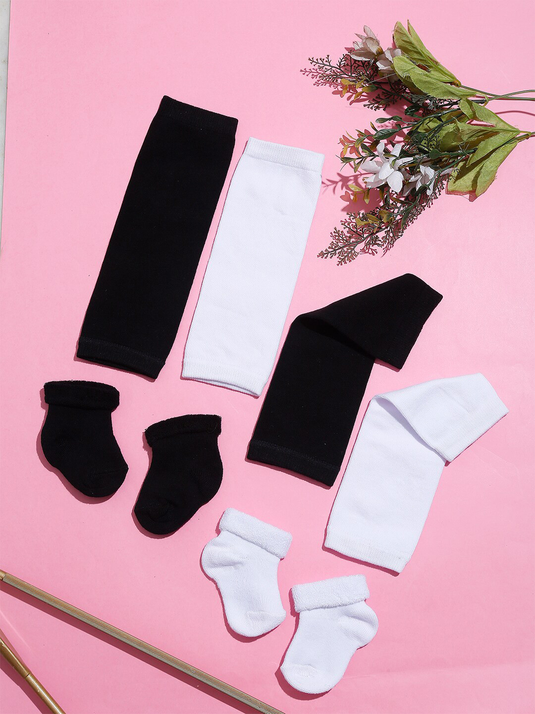 TIPY TIPY TAP Kids Pack of 4 Black & White Socks with Leg Covers