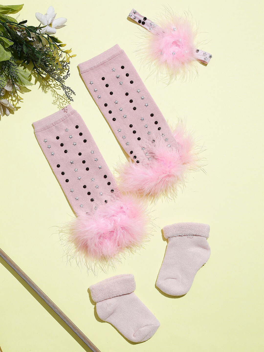 TIPY TIPY TAP Pink Combo Of Fur Leg Cover With Socks & Hair Band