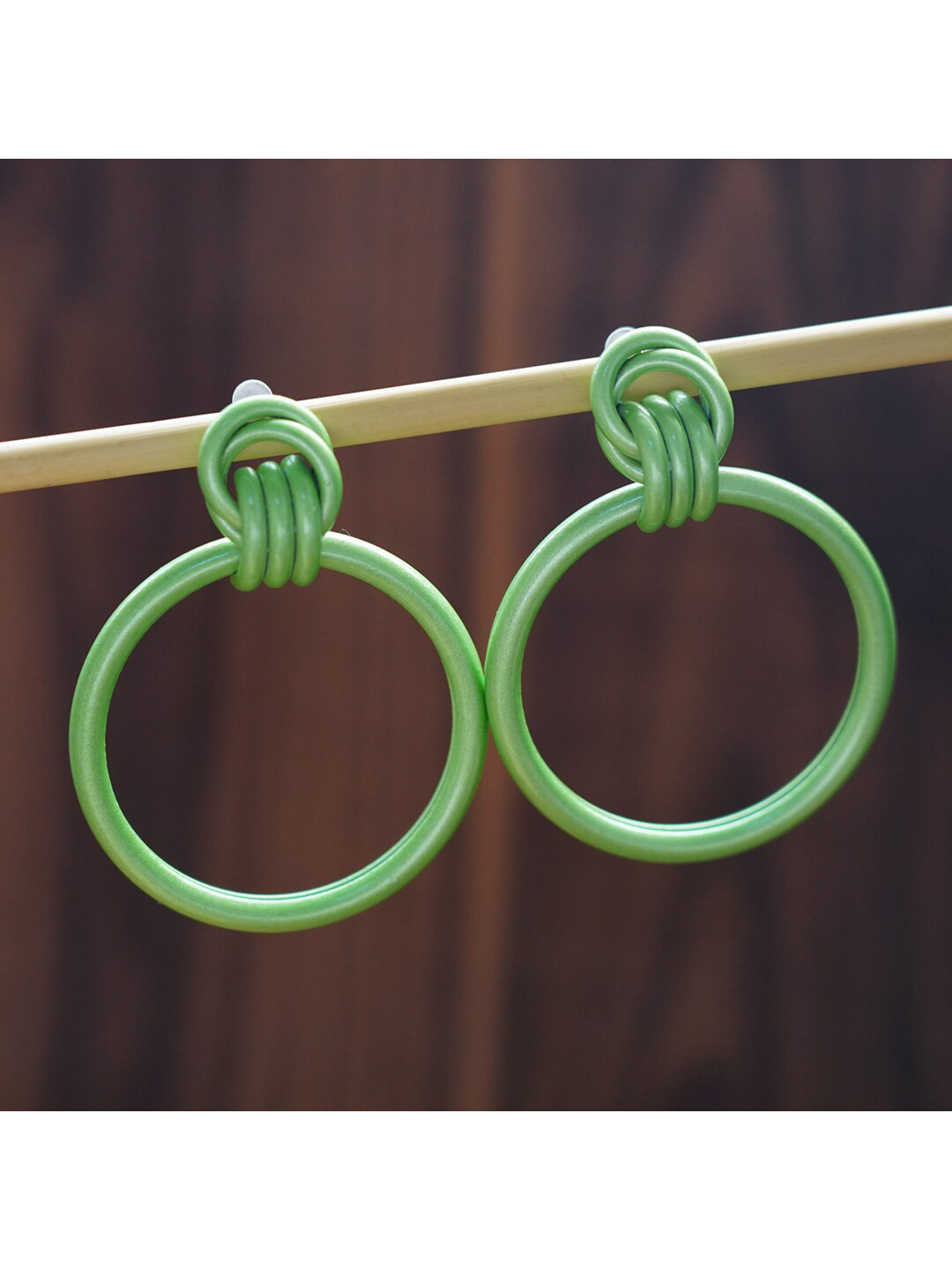 MIZORRI Green Contemporary Hoop Earrings