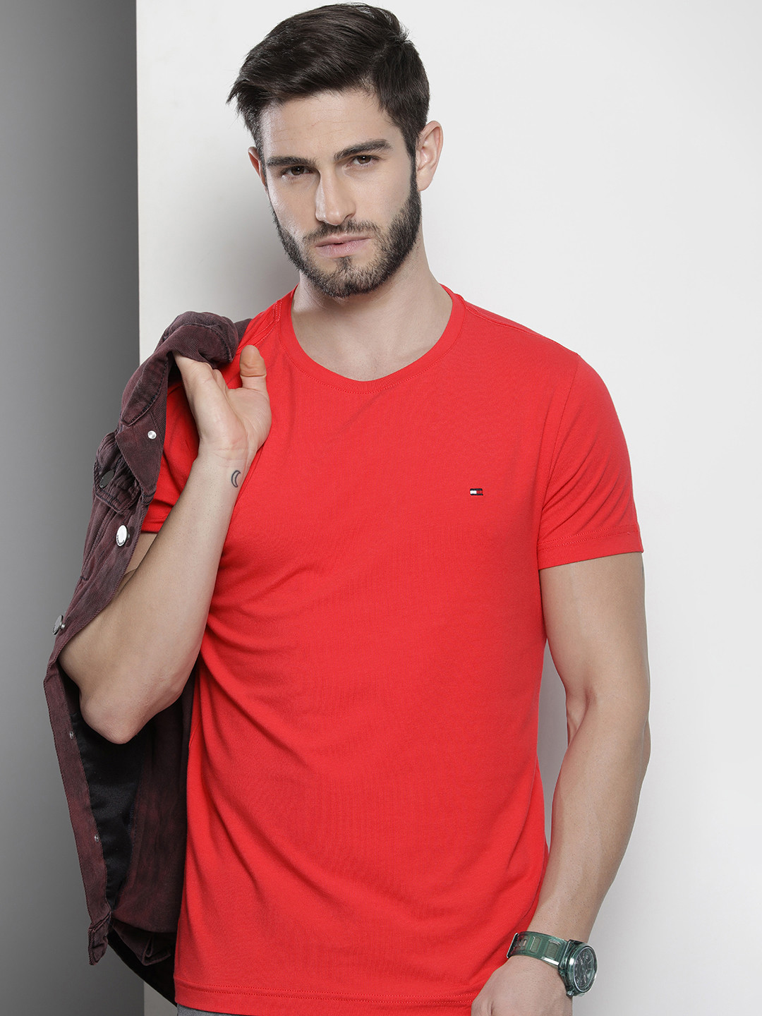 Tommy Hilfiger Men Red Solid Slim Fit T-shirt