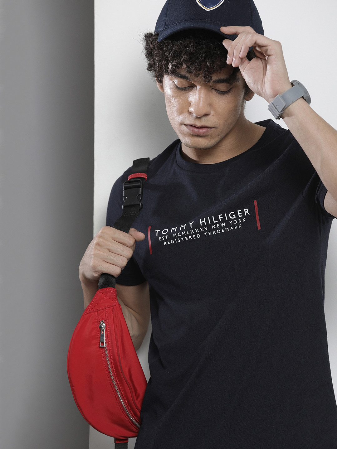 Tommy Hilfiger Men Navy Blue Brand Logo Printed Pure Cotton Slim Fit T-shirt