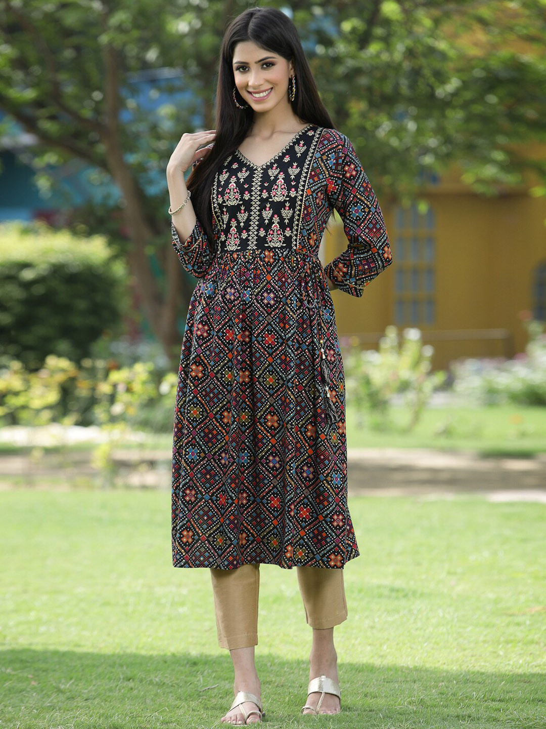Juniper Women Black Flared Sleeves Thread Work Kurta