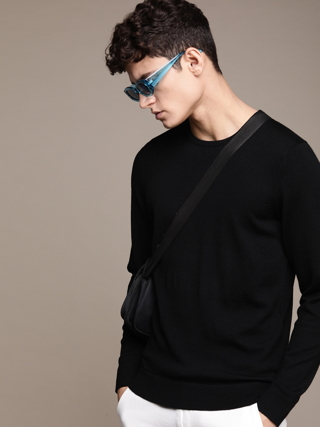 Calvin Klein Jeans Men Black Solid Crew Neck Pullover Sweater