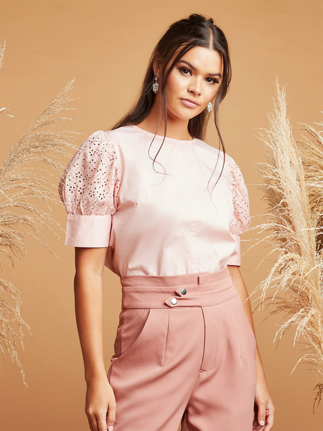 Styli Schiffli Puff Sleeves Top