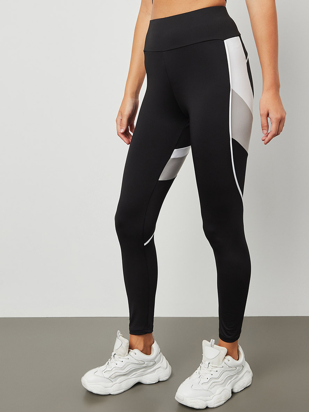 Styli Women Black Colorblock Side Detail Activewear Leggings