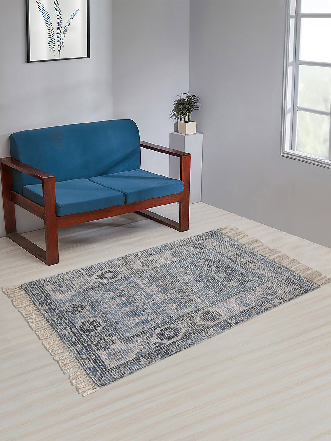 KLOTTHE Blue & Beige Woven-Design Floor Mat