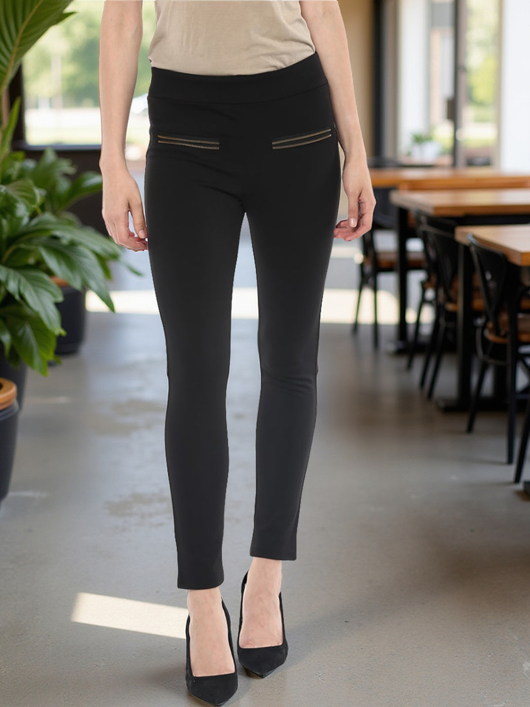 Pannkh Black Zipper Detailed Treggings - Skinny Fit
