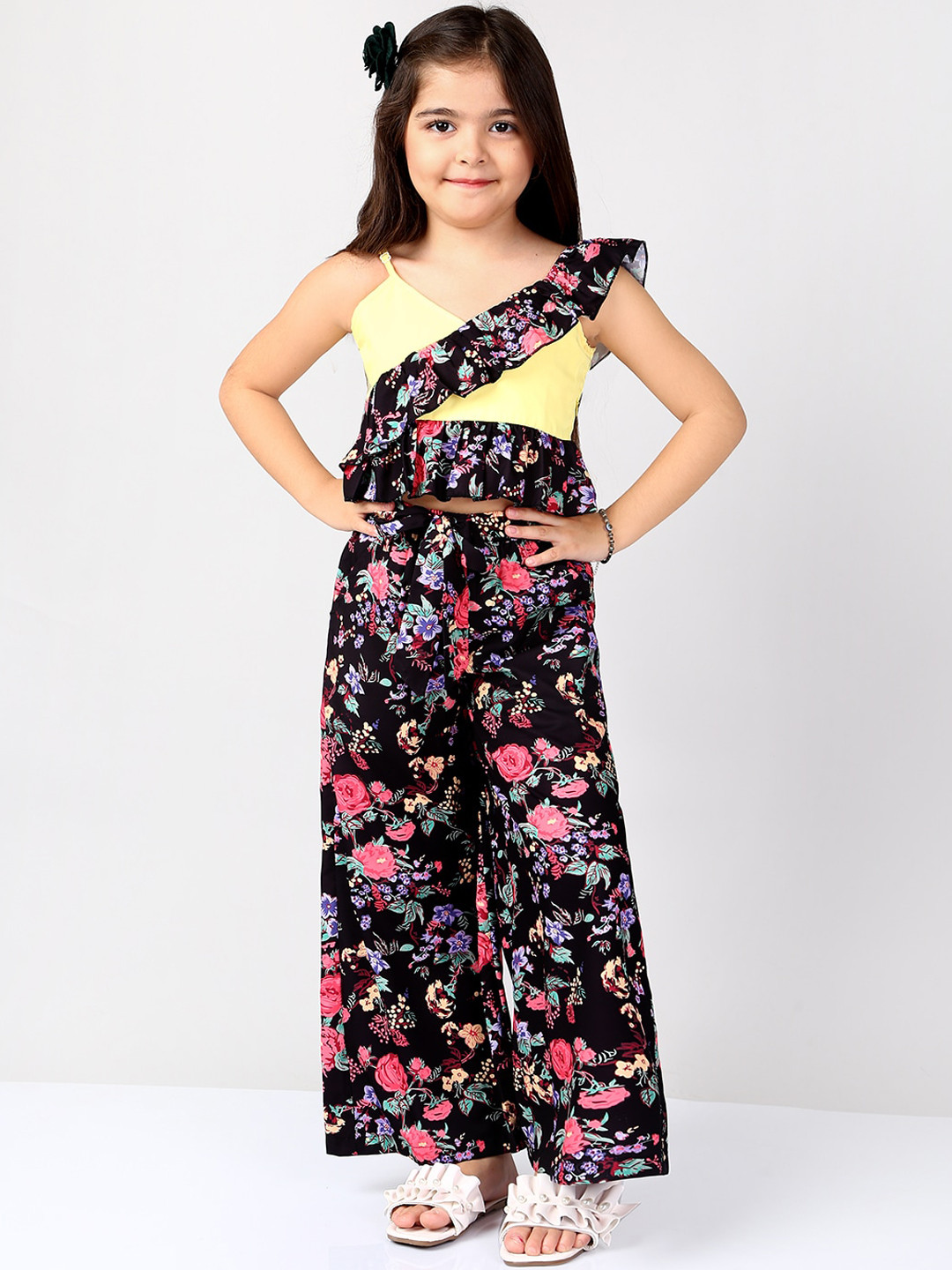 Naughty Ninos Girls Yellow & Black Printed Clothing Set