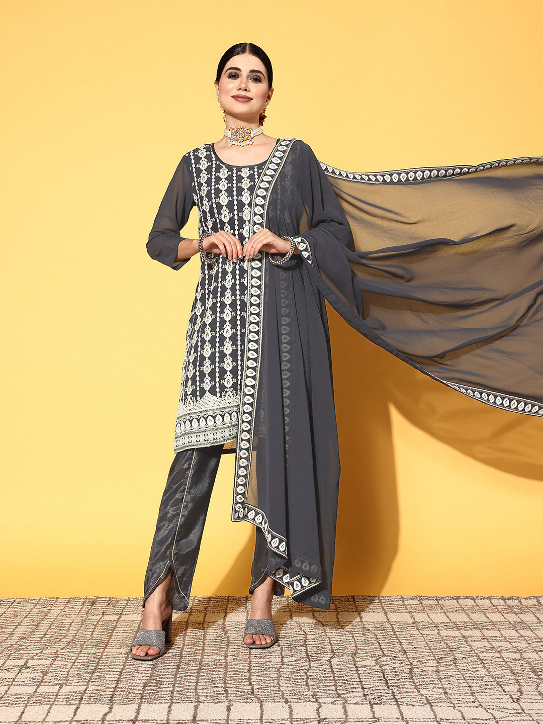 Kvsfab Women Ethnic Motifs Poly-Georgette Hyper Texture Kurta Set