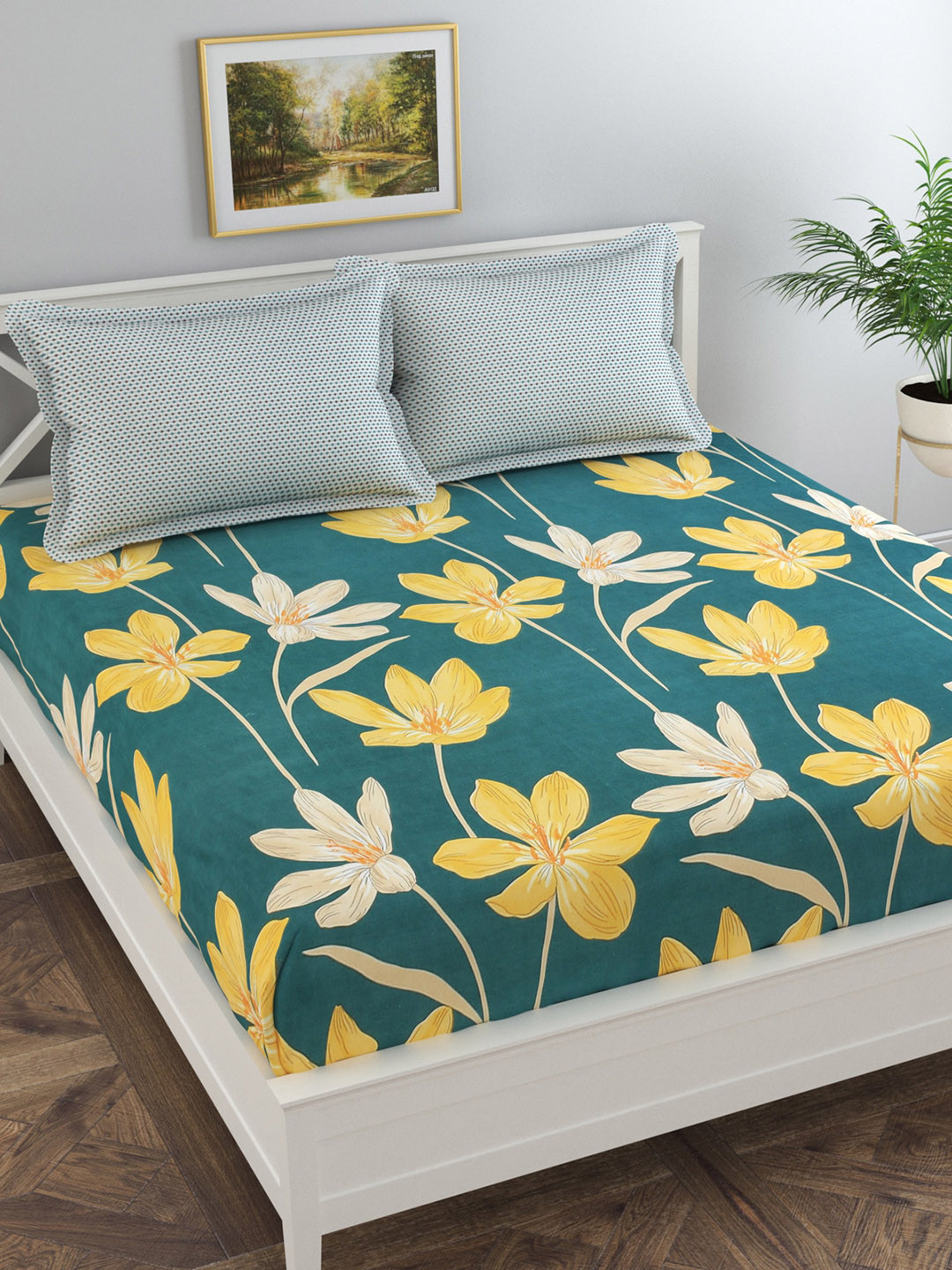 Florida Green Floral Microfiber 120 TC Queen Bedsheet with 2 Pillow Covers-88 x 93 inches