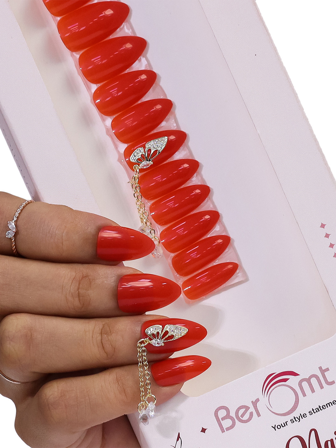 BEROMT Red Artificial Nails SINGLE CHAIN CHARM FALSE NAILS - BFNC07SC