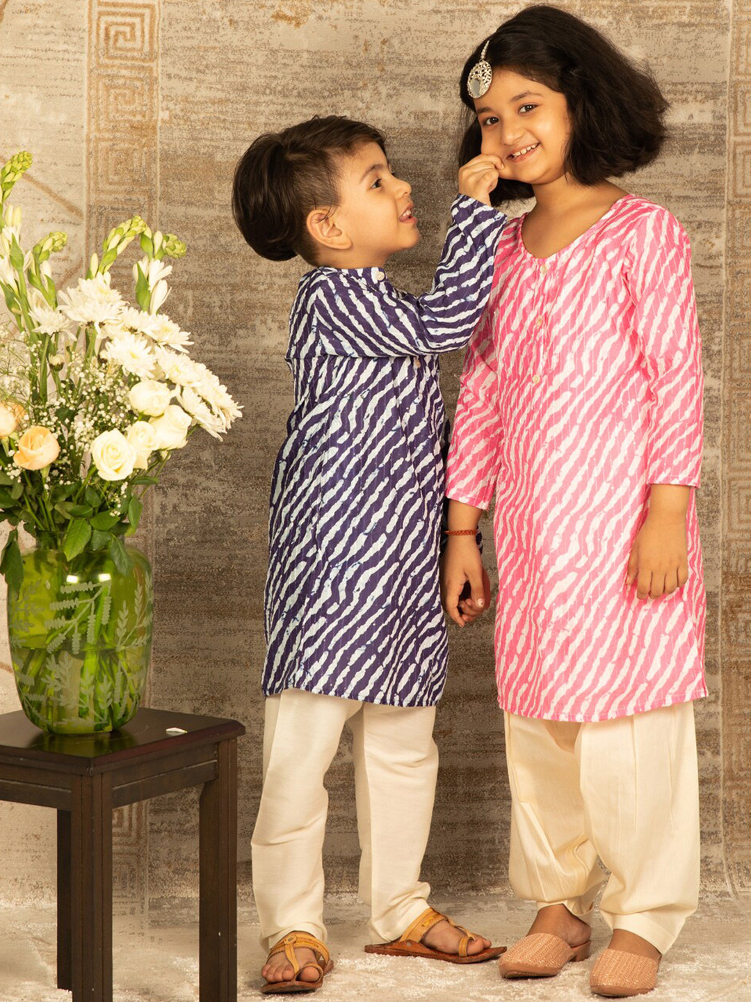 VASTRAMAY Girls Pink & Cream Cotton Blend Kurta And Patiala