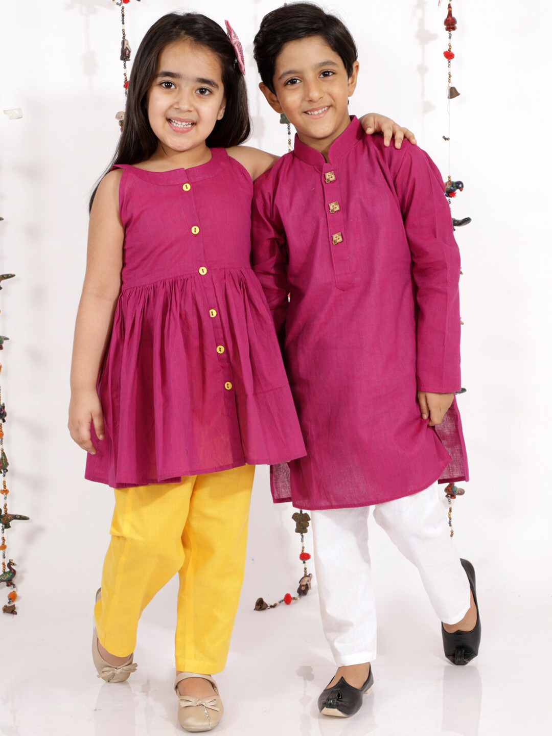 VASTRAMAY Girls Purple Pure Cotton Kurta And Straight Pant