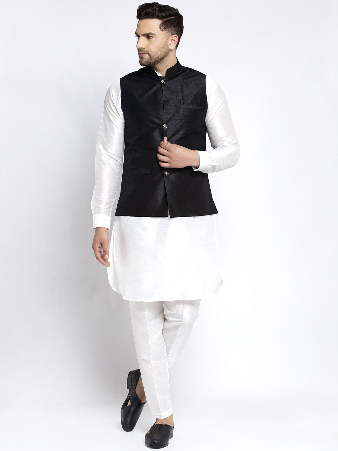 Kaifoo Men White Solid Straight Kurta with Pyjamas And Nehru Jacket