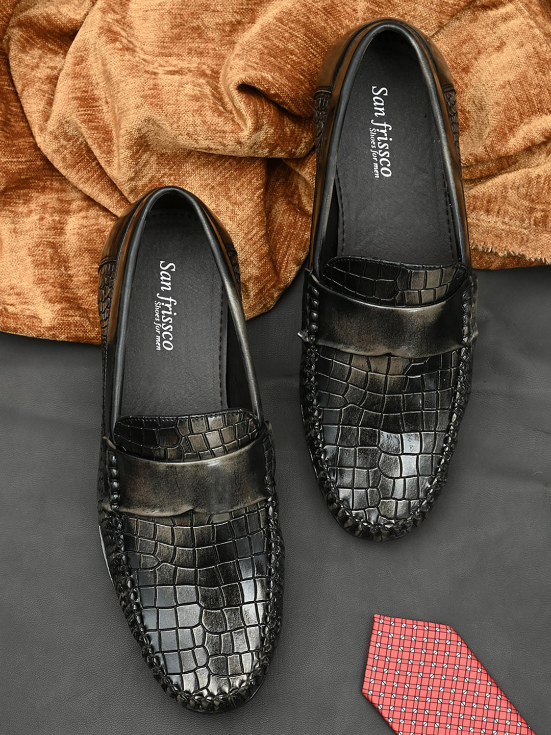 San Frissco Men Faux Leather Gold-Toned Textured Slip-On Light weight Driving Loafers