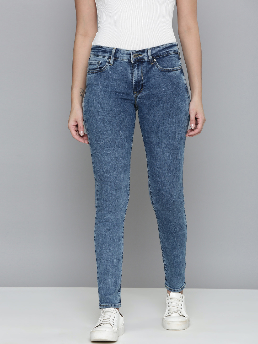 Levis Women Blue 711 Skinny Fit High-Rise Light Fade Acid Wash Stretchable Jeans