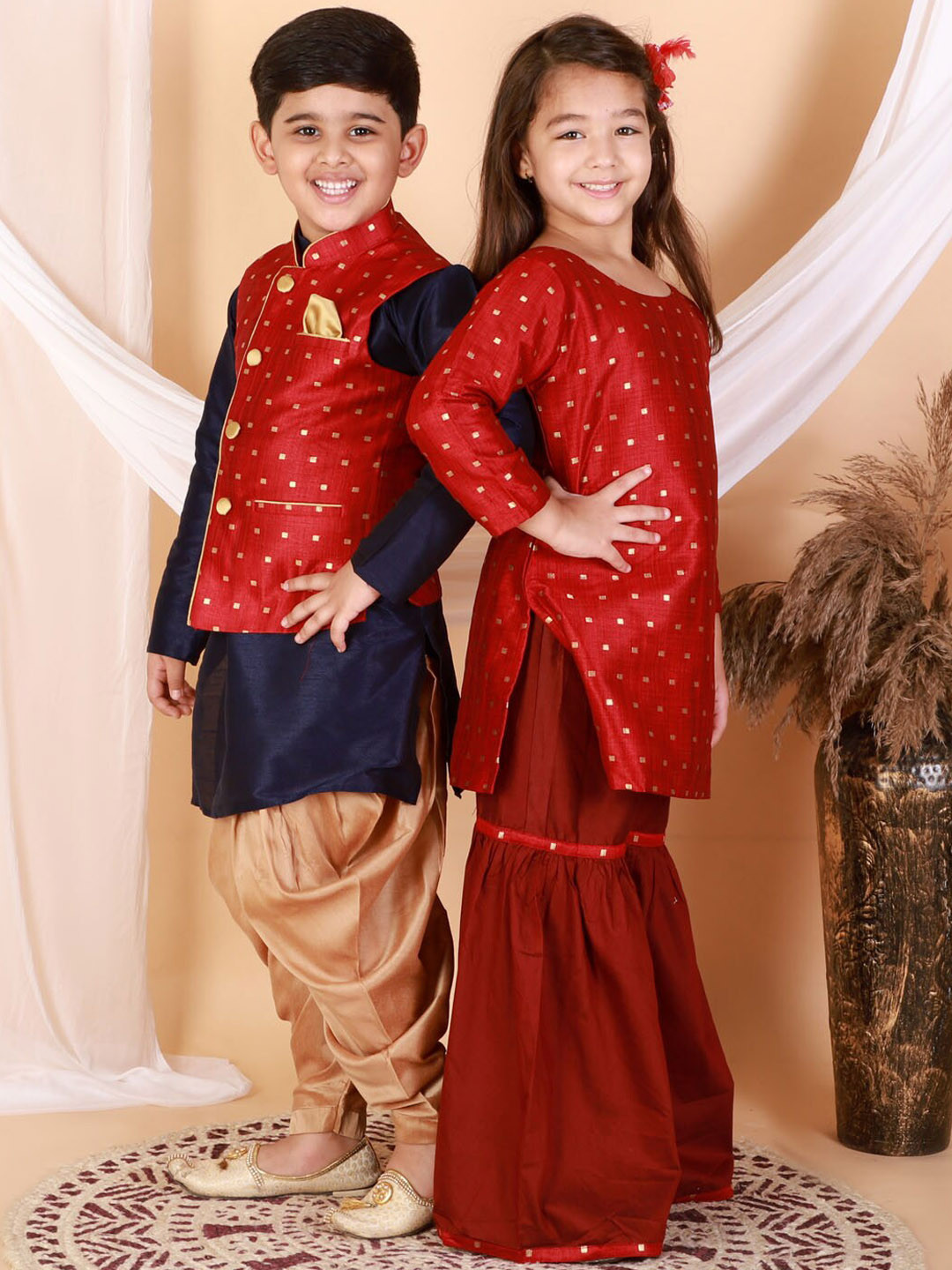 VASTRAMAY Girls Maroon Kurta with Sharara