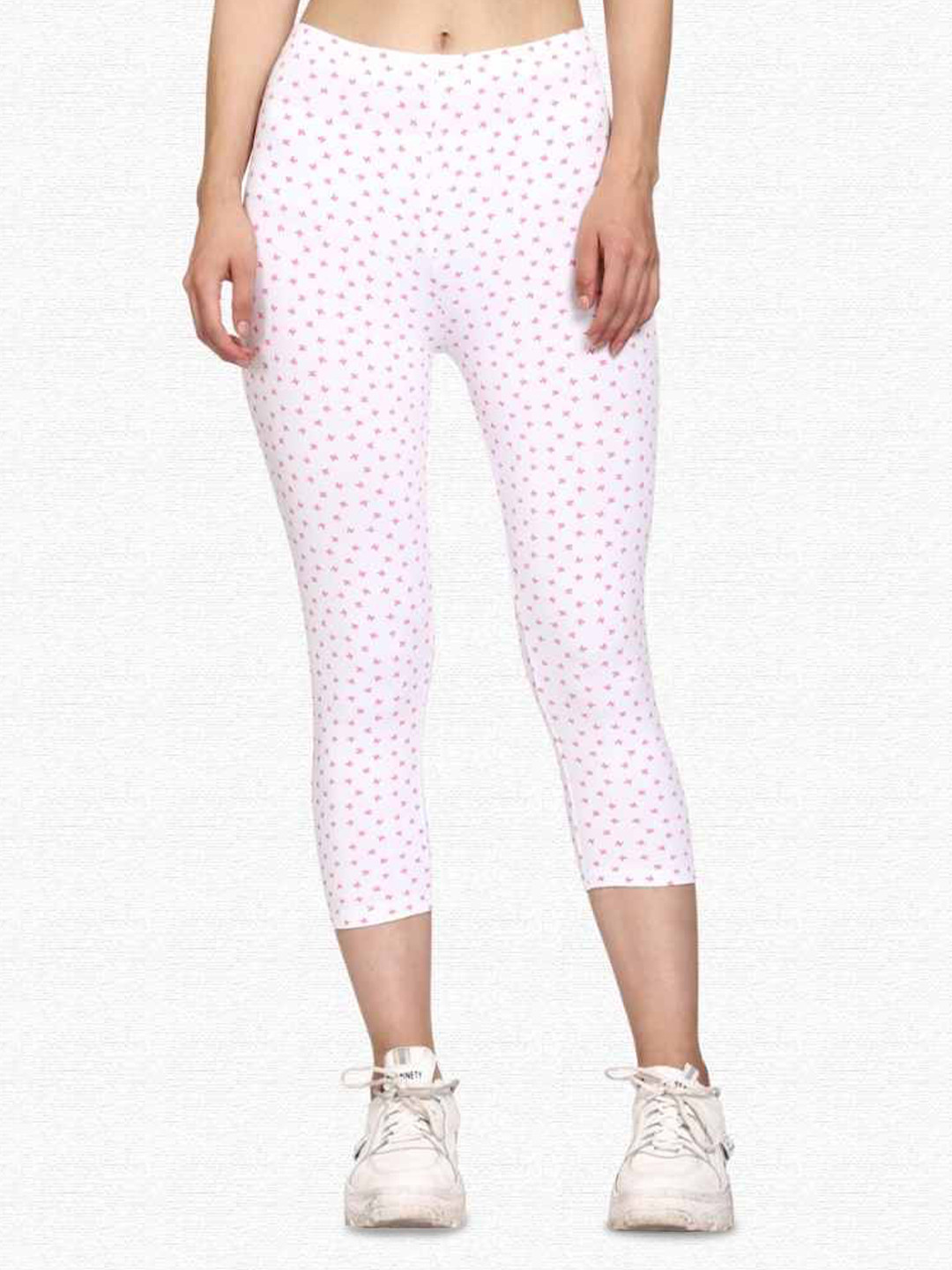 Outflits Women White & Pink Printed Capris