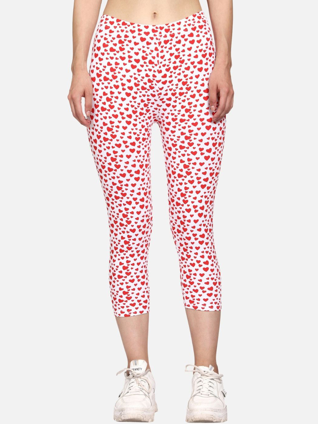 Outflits Women White & Red Printed Capris