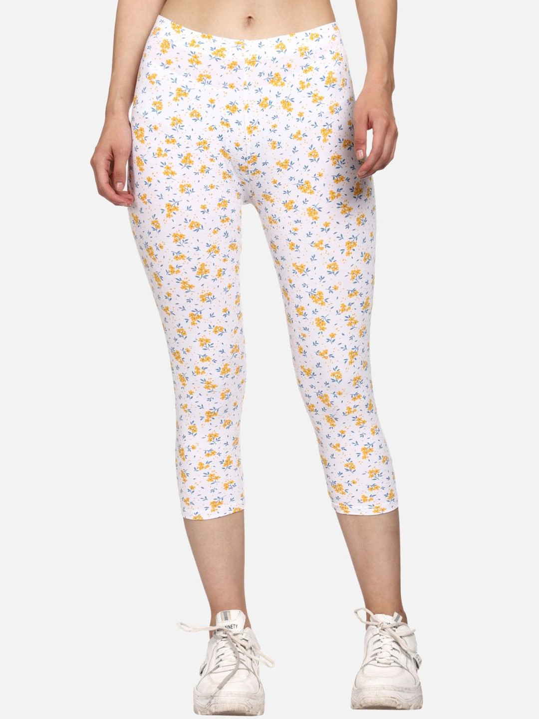 Outflits Women White Capris