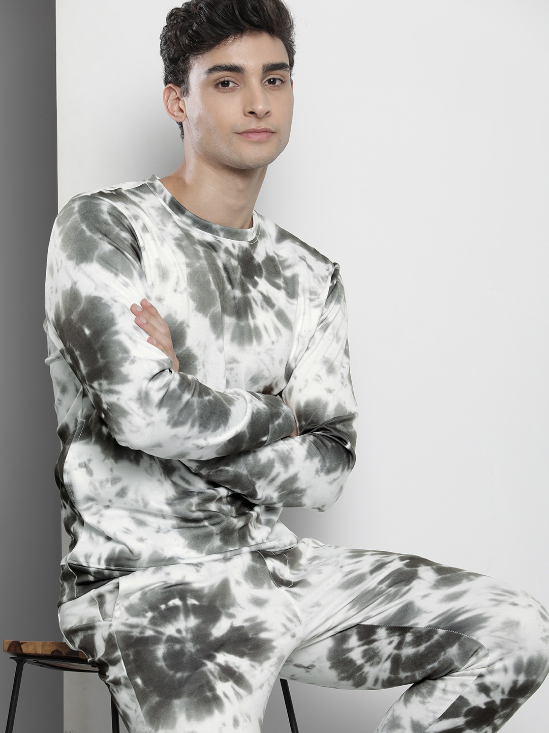 The Indian Garage Co Men Off-White & Charcoal Grey Dyed Sweatshirt & Joggers Set