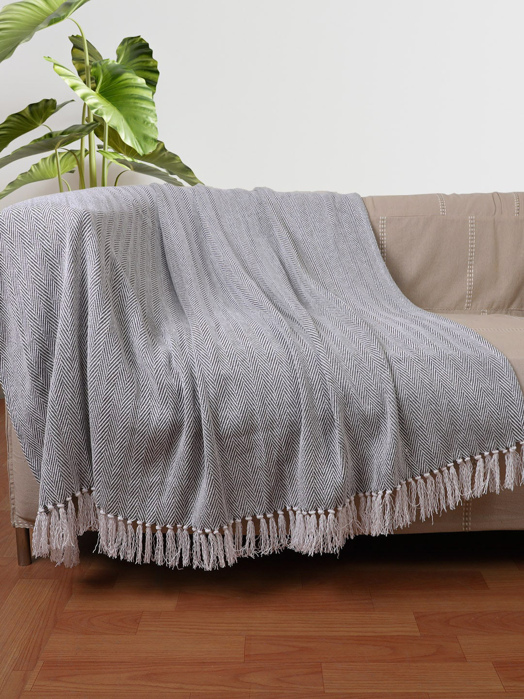 Jamio Firati  Grey & White Self Design Pure Cotton Throws