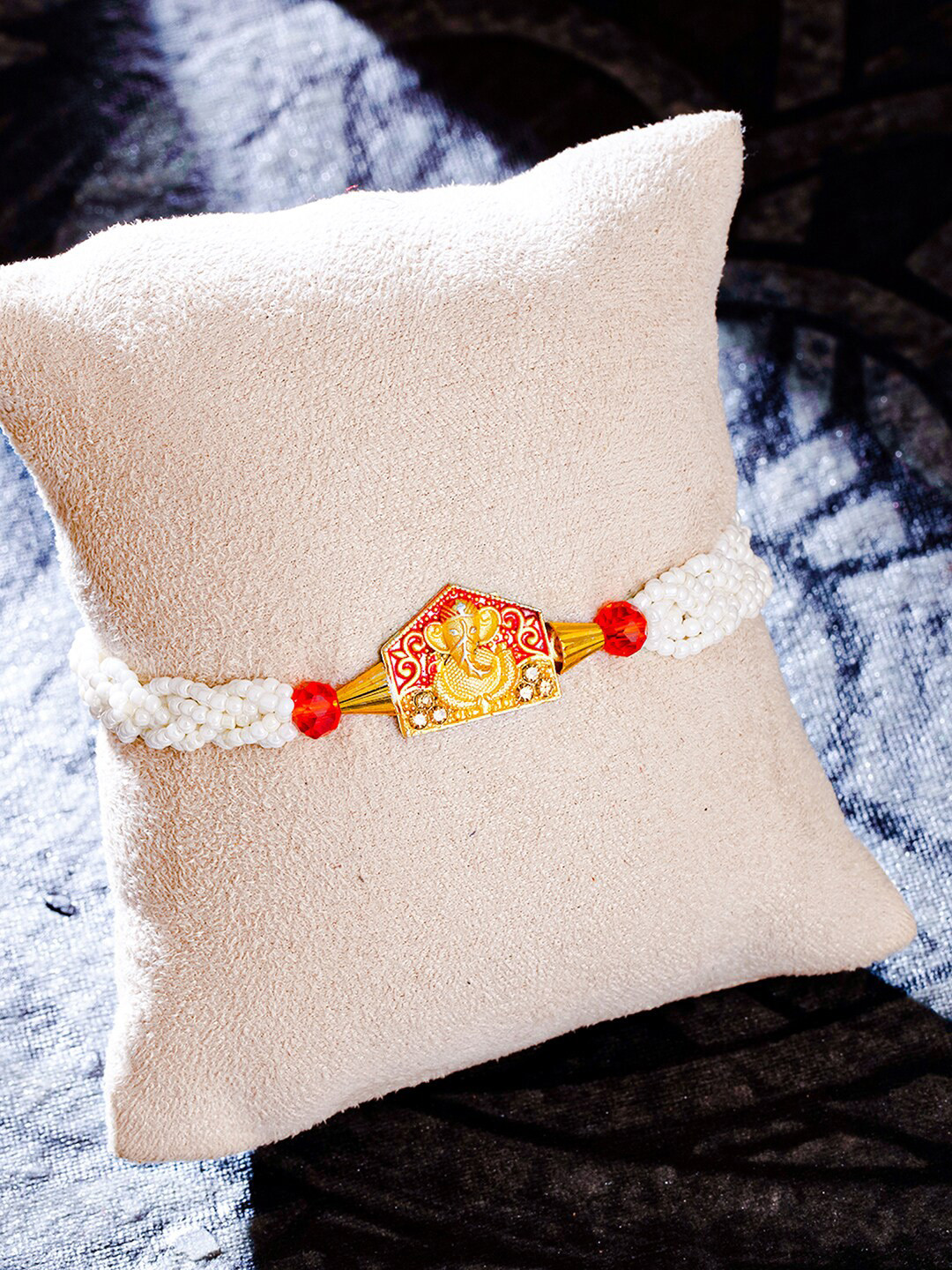 Sukkhi Rakhi Men Gold-Plated & Red Lord Ganesh Rakhi with Roli Chawal & Greeting Card