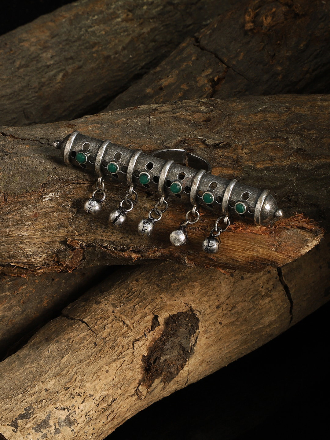 VENI Oxidized Silver-Plated & Green Stone-Studded Finger Ring
