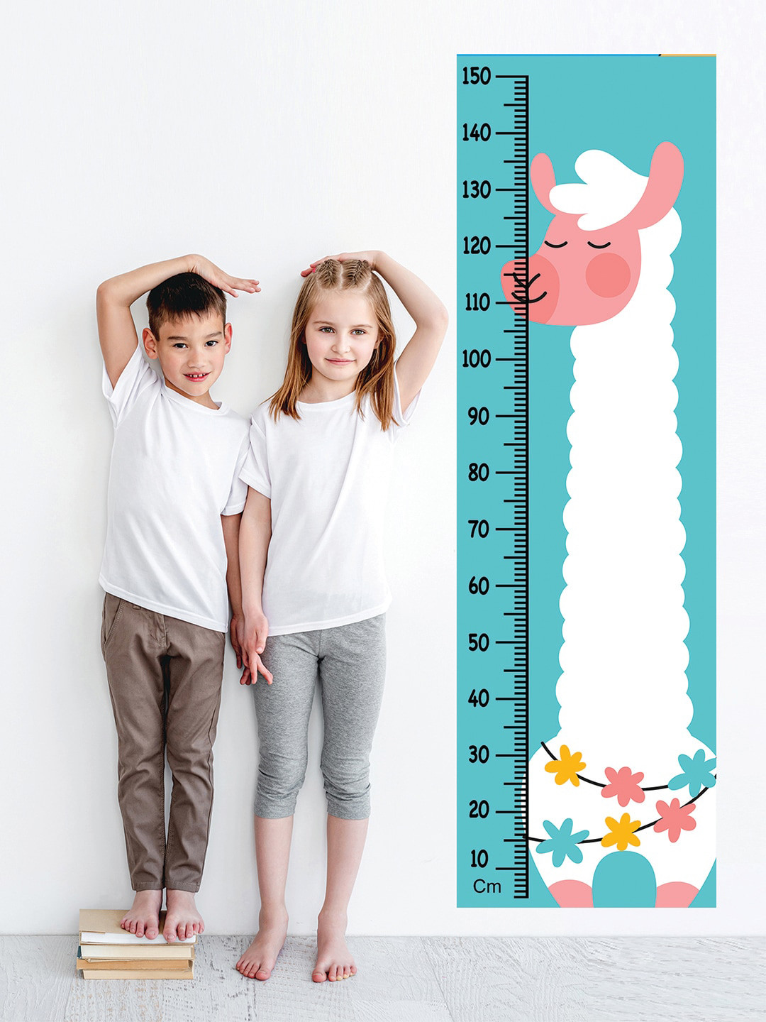 WENS Multicoloured Shaun Sheep Giraffe Height Chart Wall Decal